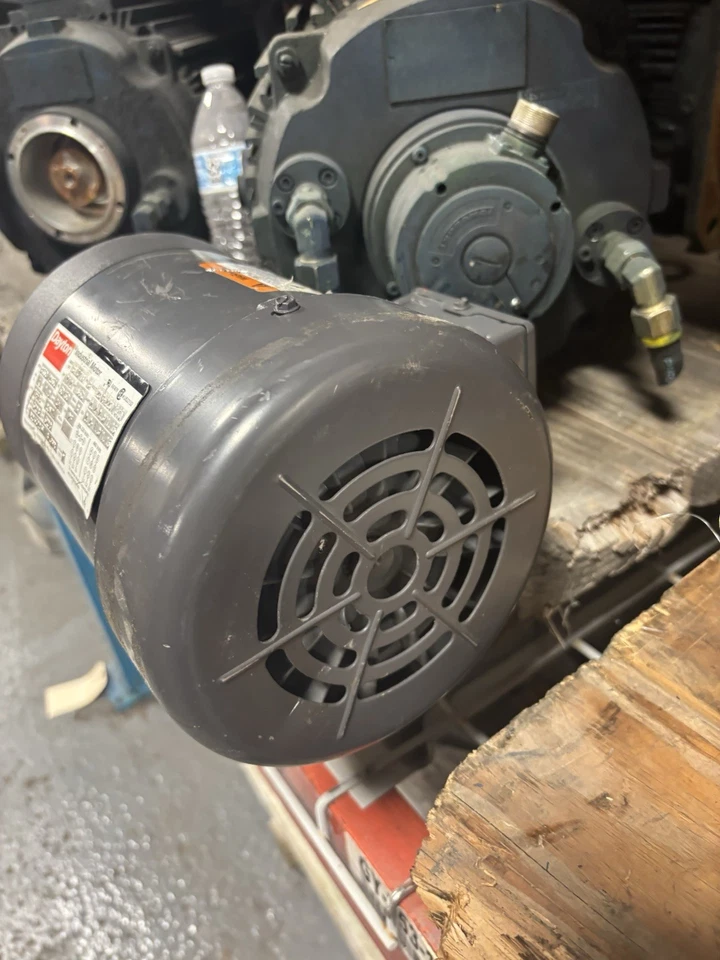 NUEVO SIN CAJA MOTOR INDUSTRIAL DAYTON 3N471 3N471N 1/2 HP 60/50 HZ Foto 3 de 3