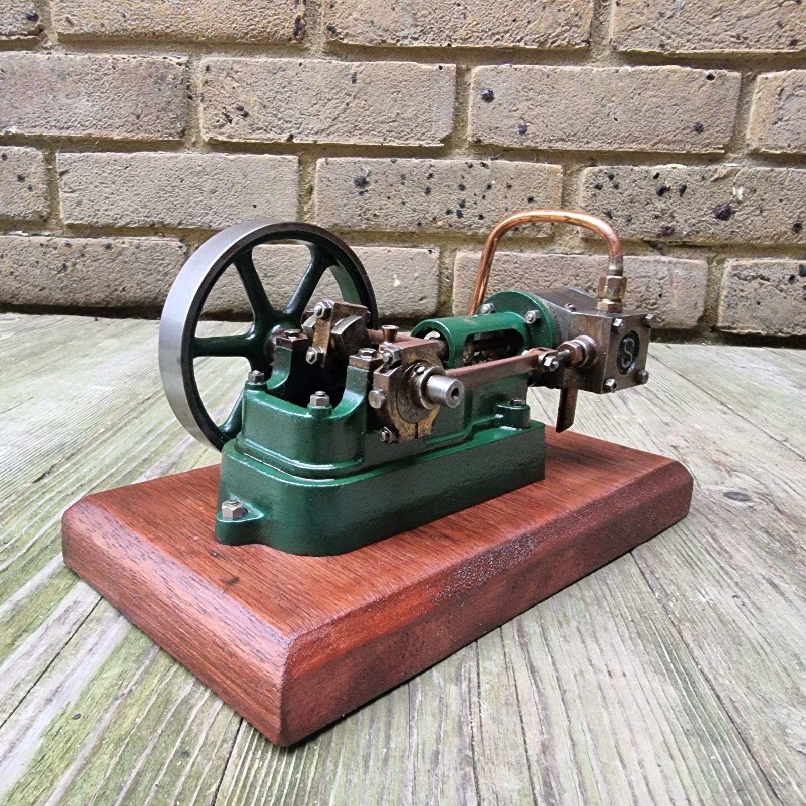 Stuart Engine Horizontal Live steam Stuart Turner horizontal mill engine. Runs well, see video ...