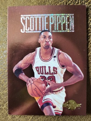 1994-95 Skybox - The Center Stage Scottie Pippen #CS5