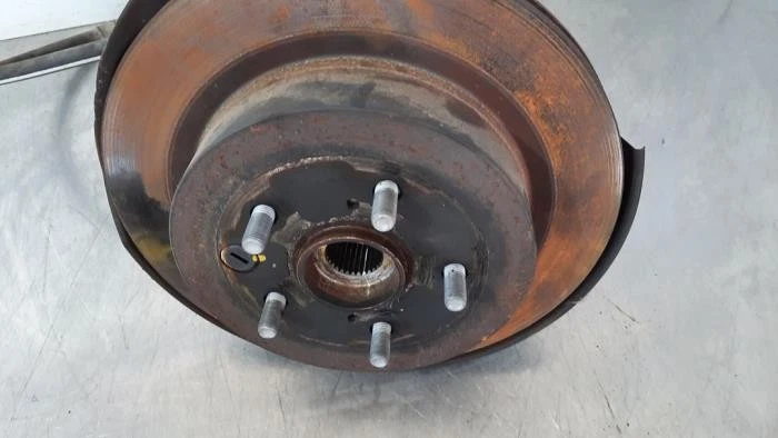 Lexus RC asse sinistro posteriore Z4LY5258 - Immagine 2 di 4