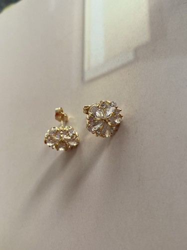 New Gorgeous Mini Flower Petal Zircon Stud Earrings Women Small Ear Gift Work Au - Picture 7 of 8
