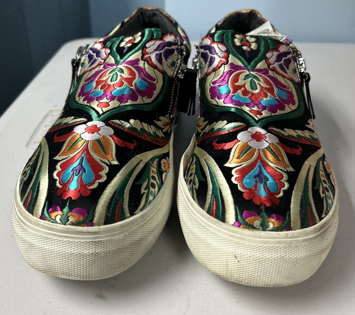 Steve Madden Women 11M Geary Floral Embroidered Zip Closure