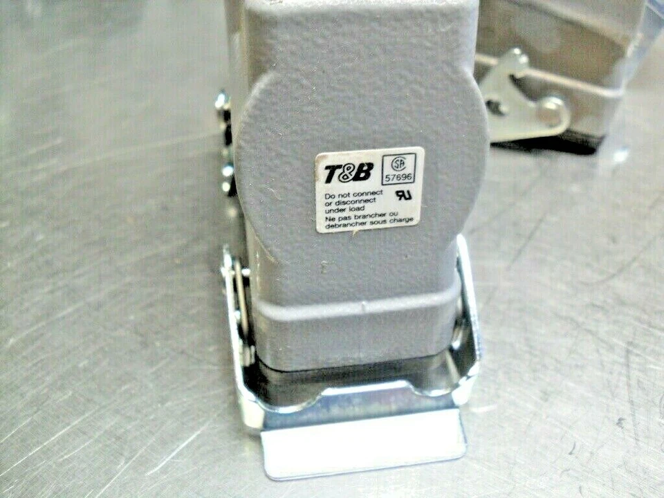  Thomas & Betts CH624MV Coupler Enclosure Hood, Top Entry, CH 624 MV NEW  - Image 3 of 3