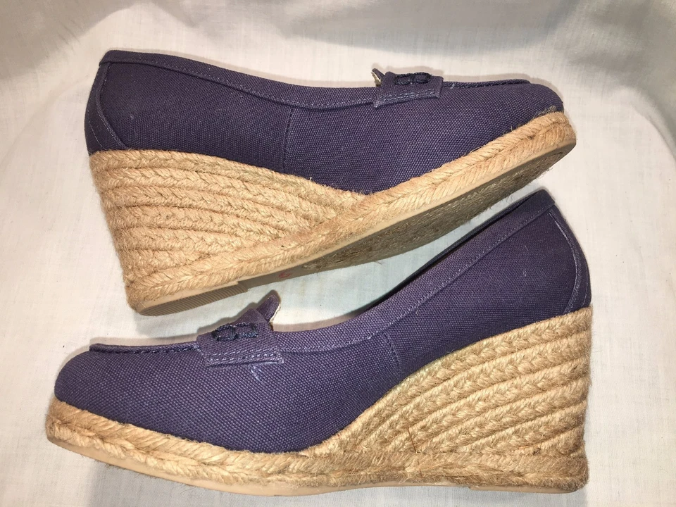 Damas GW Bass Azul Tela "Penny Mocasín" Alpargatas 6.5M, Usado en Excelente Condición, 3" Tacón Cuña  Foto 3 de 4
