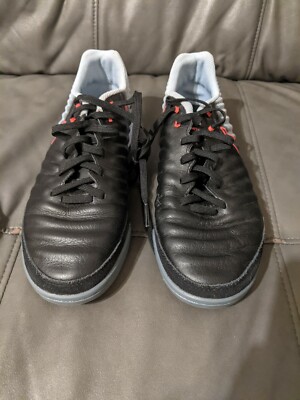 women Nike tiempoX size 7 897785-004