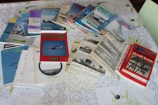 lot de 33  livres et brochures Military Aircraft Serials