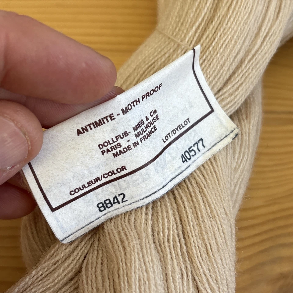 3 HKS DMC BRODER MEDICIS VIRGIN WOOL THREADS: White, 8842 Tan, 8611 Brown - Image 4 of 4