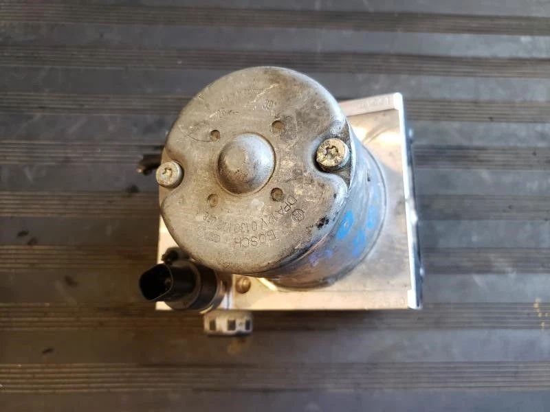 2003-2006 AUDI A4 ABS Anti-Lock Brake Pump Module Assembly OEM - Imagem 2 de 4