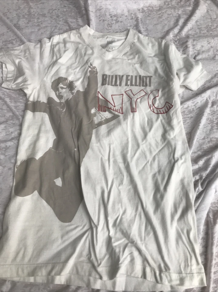 Camiseta Billy Elliot The Musical NYC Broadway Play Theater Blanca Cuello en V Talla S Foto 2 de 4