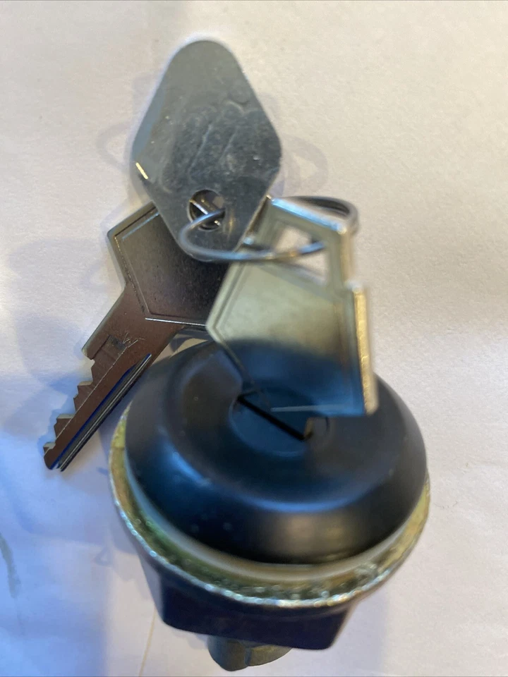 CILINDRO Y LLAVE DE BLOQUEO DE MALETERO LOCKSMART PARA CARGADOR DODGE SHELBY 1983-1987 Foto 4 de 4