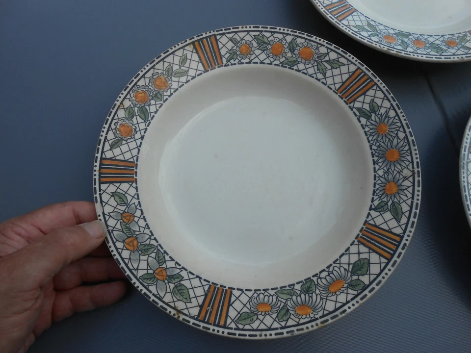 Lot de 3 : Jolie Ancienne Assiette HB-CM Elisabeth Choisy le Roi Décor Fleuri - Photo 2/4