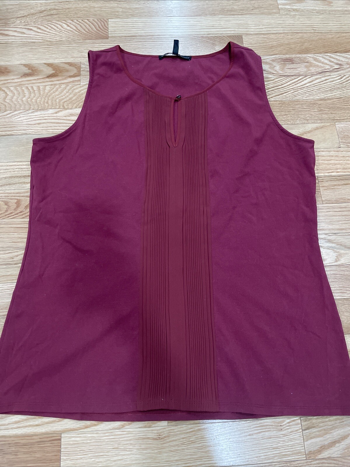 White House Black Market Size XL Sleeveless Blouse