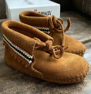 minnetonka moccasins kids