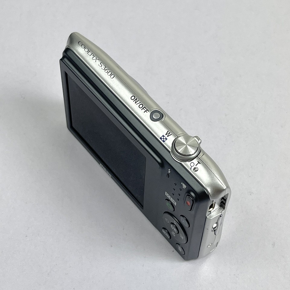 Nikon COOLPIX S3600 20.1MP Compact Digital Camera Silver No Battery