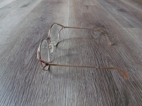 MARCOS DE GAFAS COLECCIONABLES SAFILO TITANIO 130 COLOR DORADO - Imagen 2 de 4