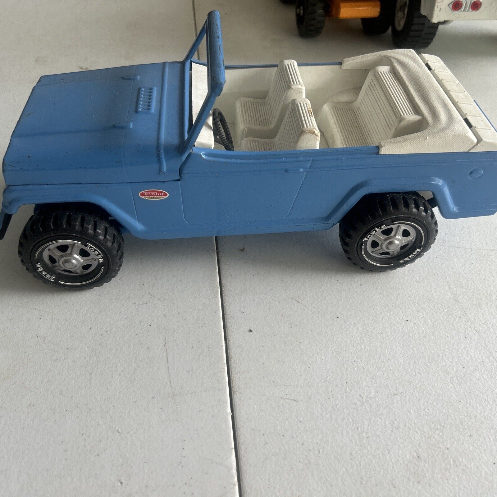 Picture 3 of 6
