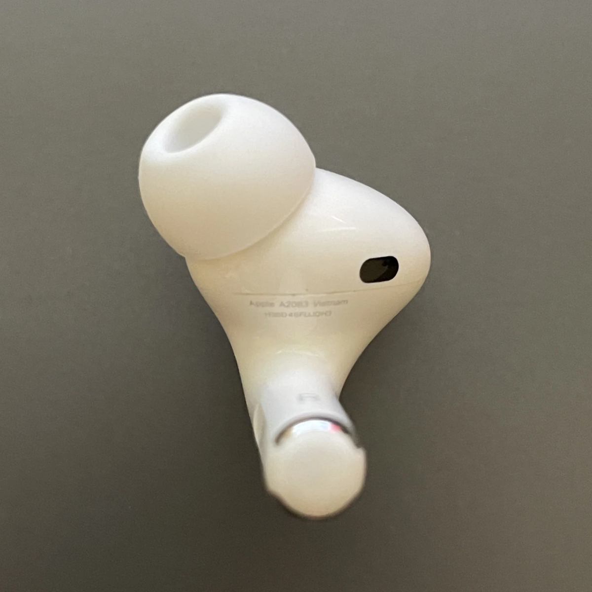 Apple AirPods Pro Replacement Earbud (Right Ear Only) A2083 Apple AirPods Pro Replacement Earbud (Right Ear Only) A2083