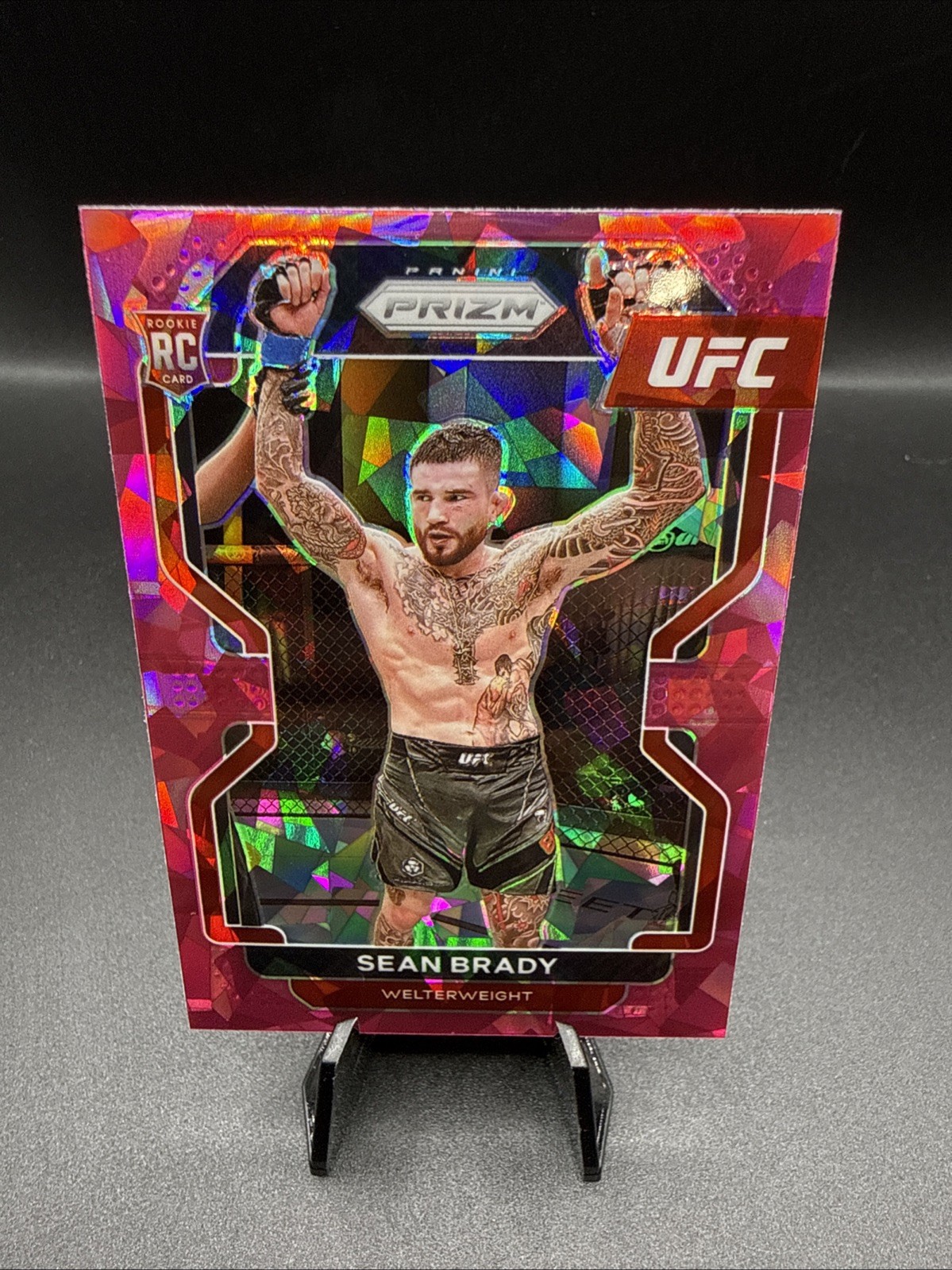 2022 Panini Prizm UFC Sean Brady #162 Pink Cracked Ice Prizm (RC)