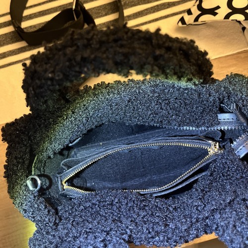 Marc Jacobs The Teddy Crossbody Black Tote Bag H011M12FA22 Used MSRP $225 - Picture 4 of 9