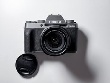 Produktbild - Fujifilm X-T200 + 15-45mm Kit Objektiv spiegellos 4K - 1 Jahr Garantie, fast neuwertig