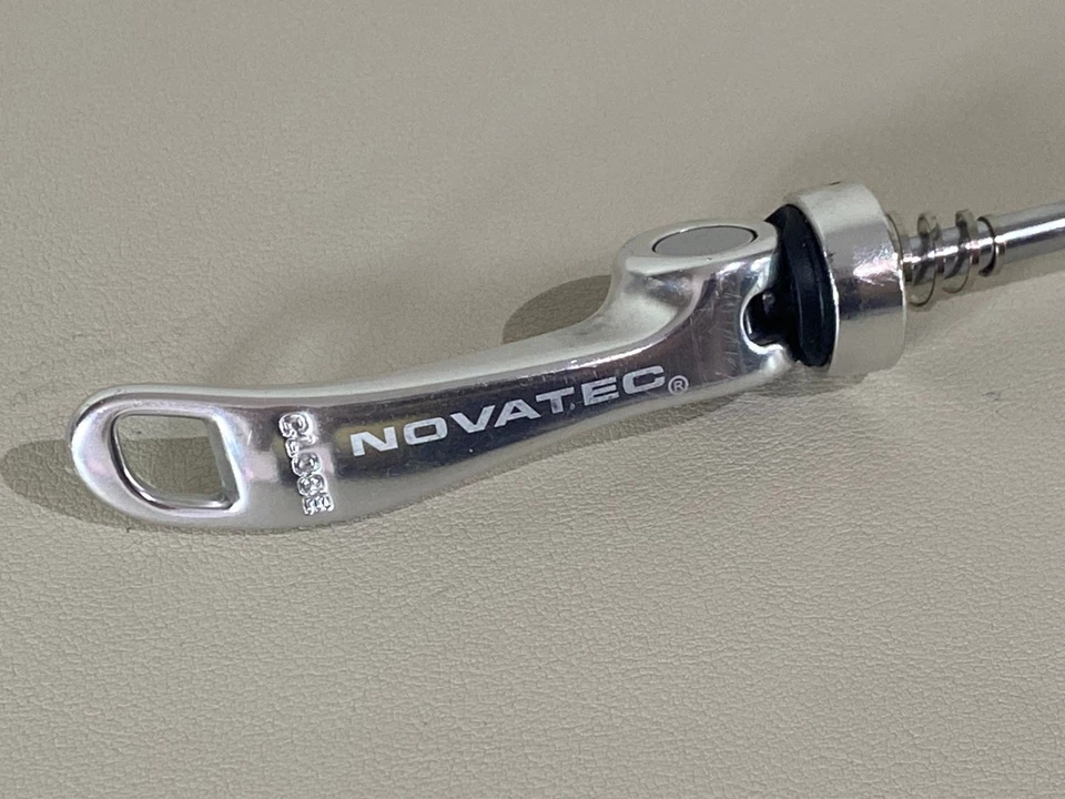 Novatec Rear Skewer 135mm Quick Release – Grey Chrome – Used Good Condition - Image 2 of 2