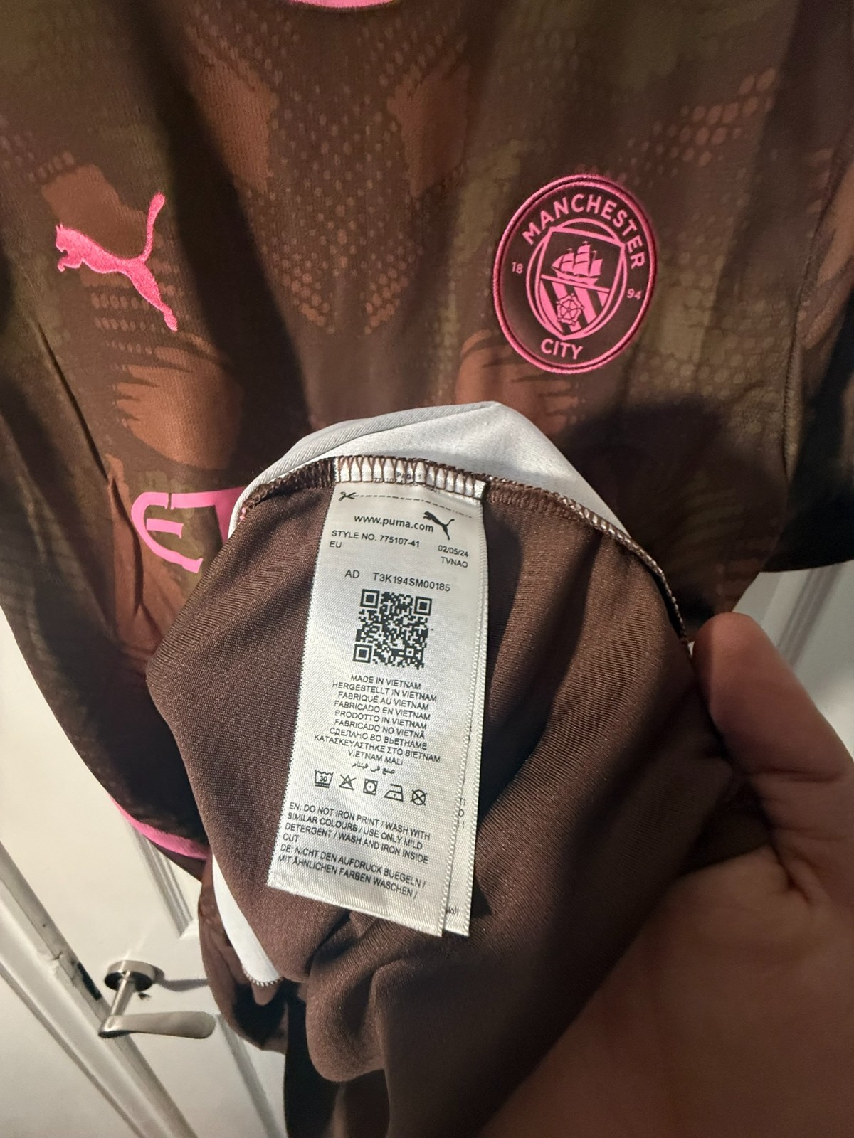 Genuine Puma Manchester City football top 24/25 3rd kit size medium vgc thumbnail 6