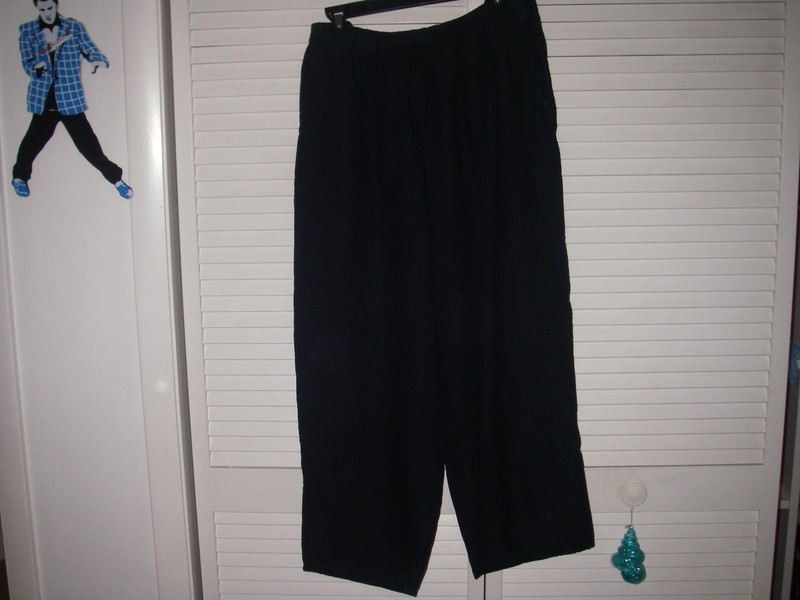 FLAX BRAND NAVY BLUE CROPPED SLACKS SZ M POCKETS GUC