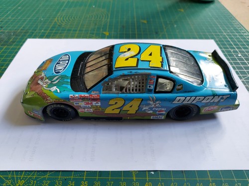 Jeff Gordon #24 Looney Tunes Monte Carlo - Picture 5 of 16