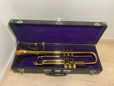 Trumpet body made of brass with 3 valves and case