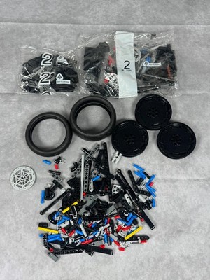 LEGO TECHNIC: The Batman Batcycle (42155) Incomplete