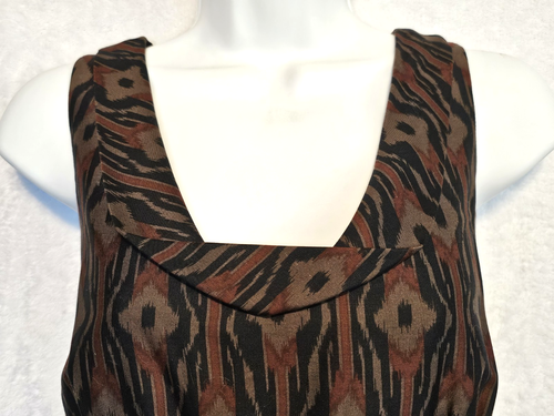 Tocca 100% Silk Brown Black Geometric Print Sleeveless Top Empire Waist Sz 8 - Picture 2 of 7