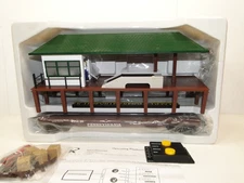 O Gauge Operating Loading Platform with Freight Car NEW!