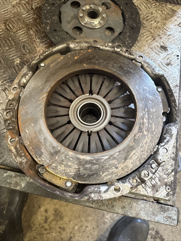 RANGE ROVER P38 2.5 Manual Clutch Set Valeo Not Many Miles - Image 3 of 4