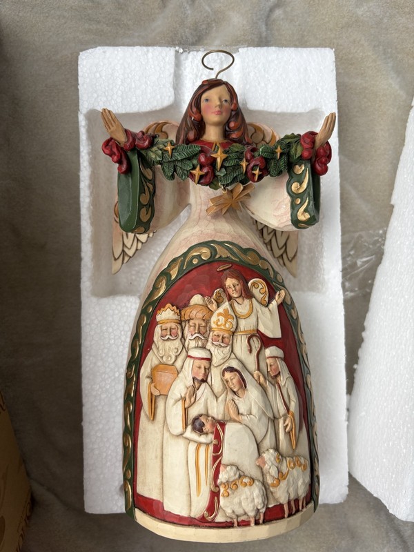 4035392 "Star of Wonder" Ivory and Gold Angel with Nativity Scene Figurine Conte