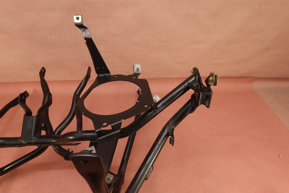 Крепление внутреннего кронштейна переднего обтекателя 1999 - 2004 BMW K1200LT K1200 LT - Изображение 2 из 4