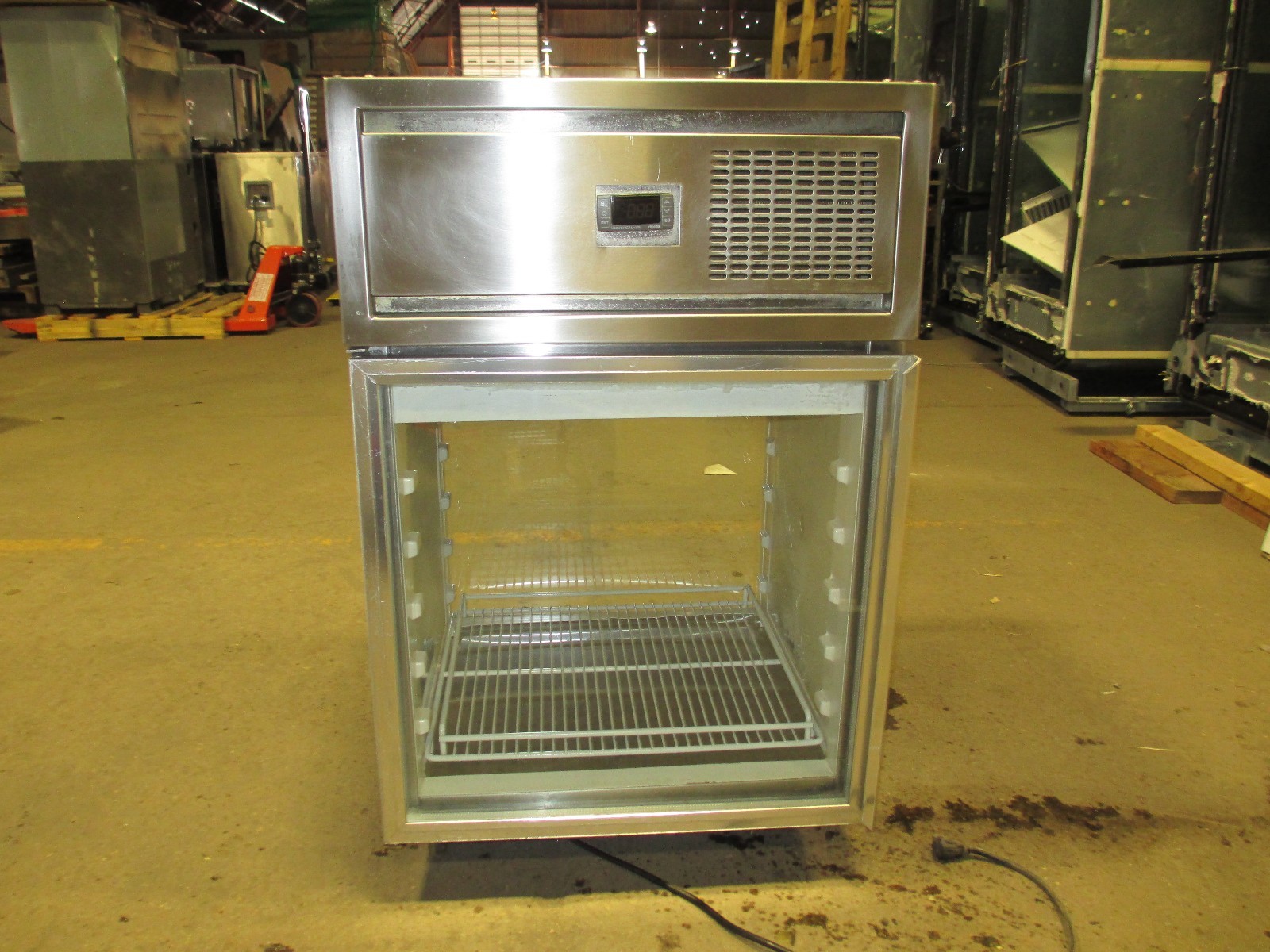 Randell 48 Refrigerated Pass Through Display Case 40048am For