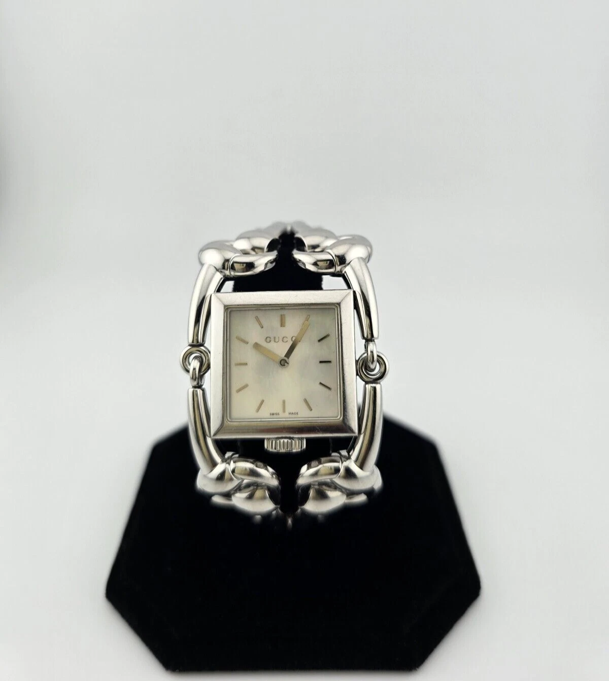 Montre pour femme luxe vintage Gucci Signoria 116.3 cadran blanc   YA116301