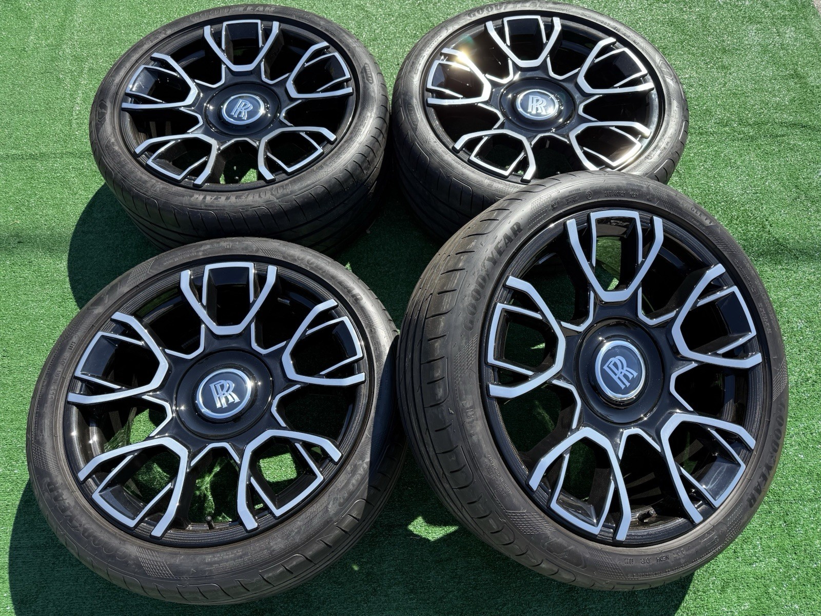 CARBON FIBER ROLLS ROYCE WHEELS GHOST OEM FACTORY ULTRA RARE FACTORY SET 4