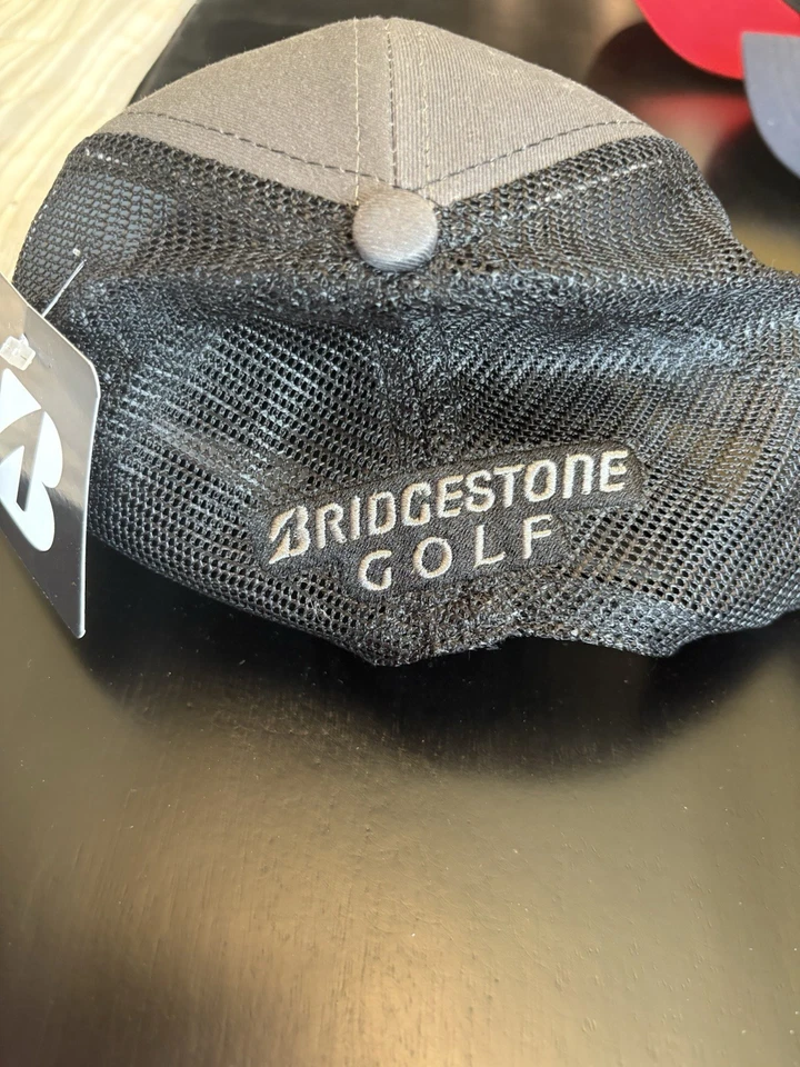 Sombrero de camionero de golf Bridgestone, nuevo con etiquetas. Tapa trasera ajustable a presión Foto 2 de 2