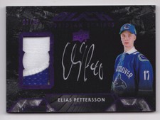 18-19 UD Black Elias Pettersson 25 Auto Patch Rookie PURPLE Obsidian Script 2018
