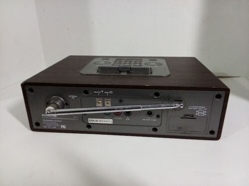 Sangean WR-5 Stereo AM/FM Clock Radio iPod Dock for parts or repair - Picture 4 of 6