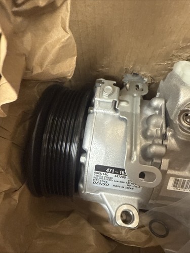 Denso 4711632 AC Compressor - Picture 2 of 3