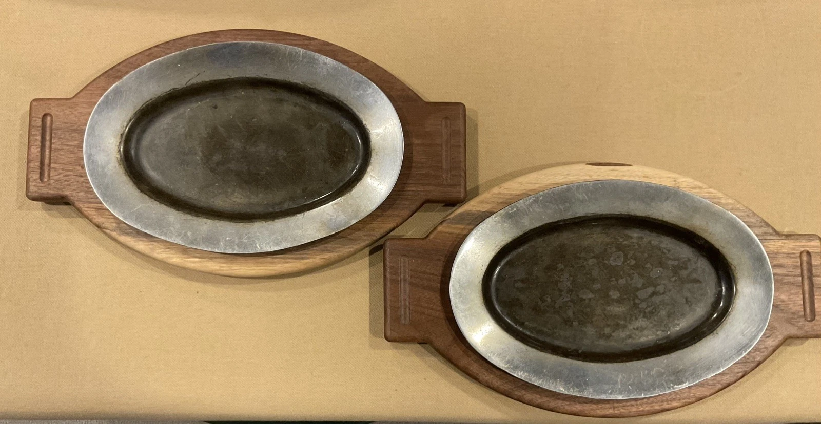 2 Vintage Griswold Cast Iron Steak Platters #848 w/ Custom Servers Made In USA