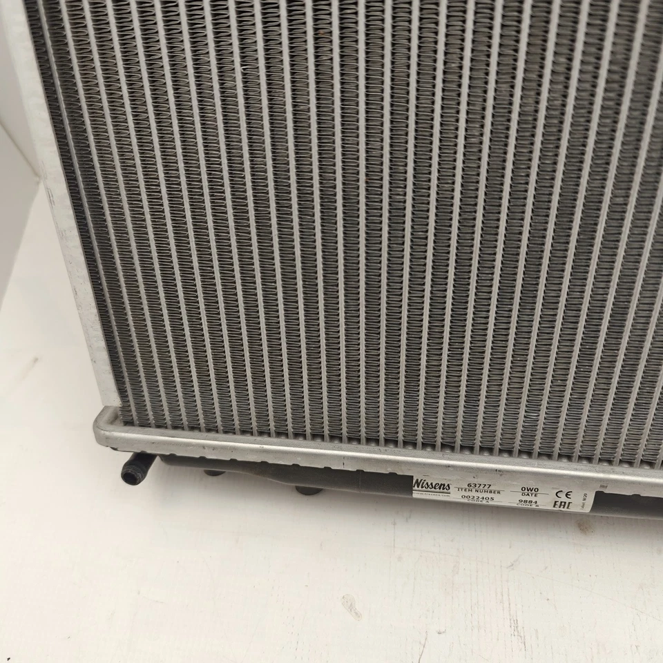 # 63777 Nissens Radiator Broken Flange Check Images - Image 2 of 4