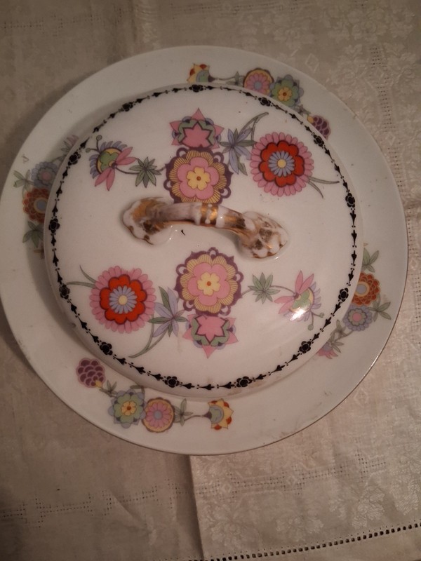 butter/cheese dish clarice cliff era