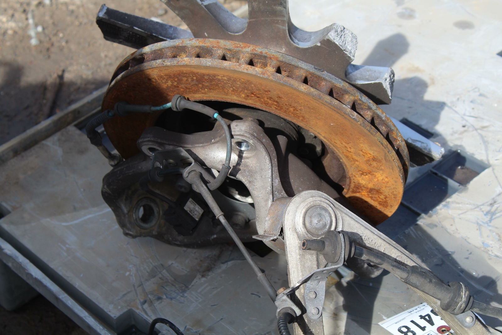 Spindle Knuckle Front MASERATI Left 06