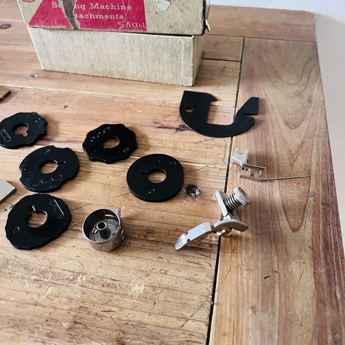 Vintage Singer Simanco Sewing Accessories Attachments Feet Bobbin Holder Stitch - Picture 3 of 24