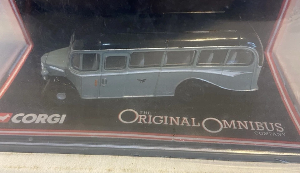 CORGI 1:76  BEDFORD OB COACH-42625 / # 1040 of 5000 Seagull Coaches - Image 2 of 4