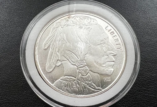 2013 Highland Mint 1 oz Silver Bullion Buffalo / Indian Head Round / Coin