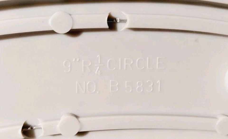 LOT 6 TYCO 1989 TWIN TURBO TRAIN TRACK 9” R 1/4 CIRCLE CURVE B-5831 NO BROKE END - Image 2 of 2